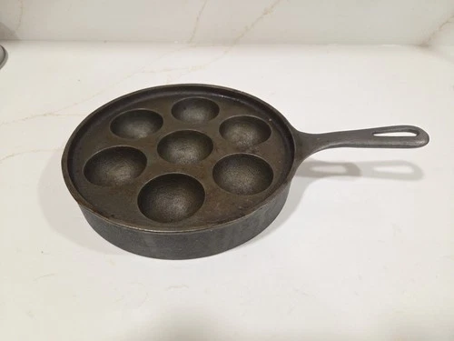 Vintage Griswold #962 / 32 A Cast Iron Aebleskiver Egg Poacher Pan Skillet