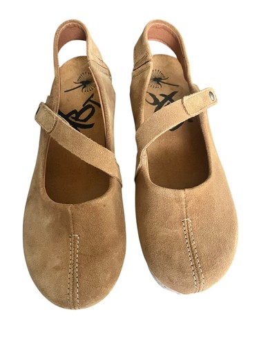 Zueco de cuña OTBT Prog Mary Janes •Mujeres 7.5• Zapatos Beige Tostado Gamuza NUEVO $168 - Imagen 4 de 11