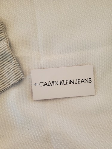 Calvin Klein Puffer vest with t-shirt size 3T - E14 - Picture 3 of 3