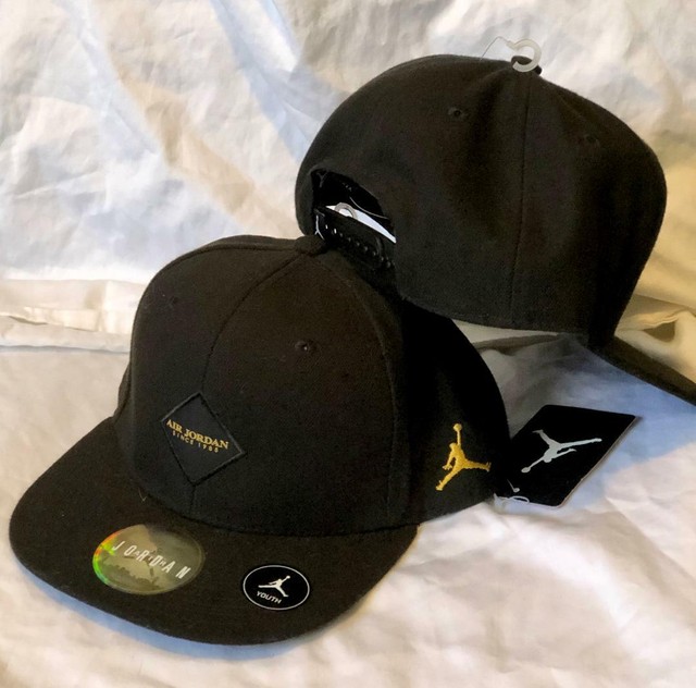 black and gold jordan snapback
