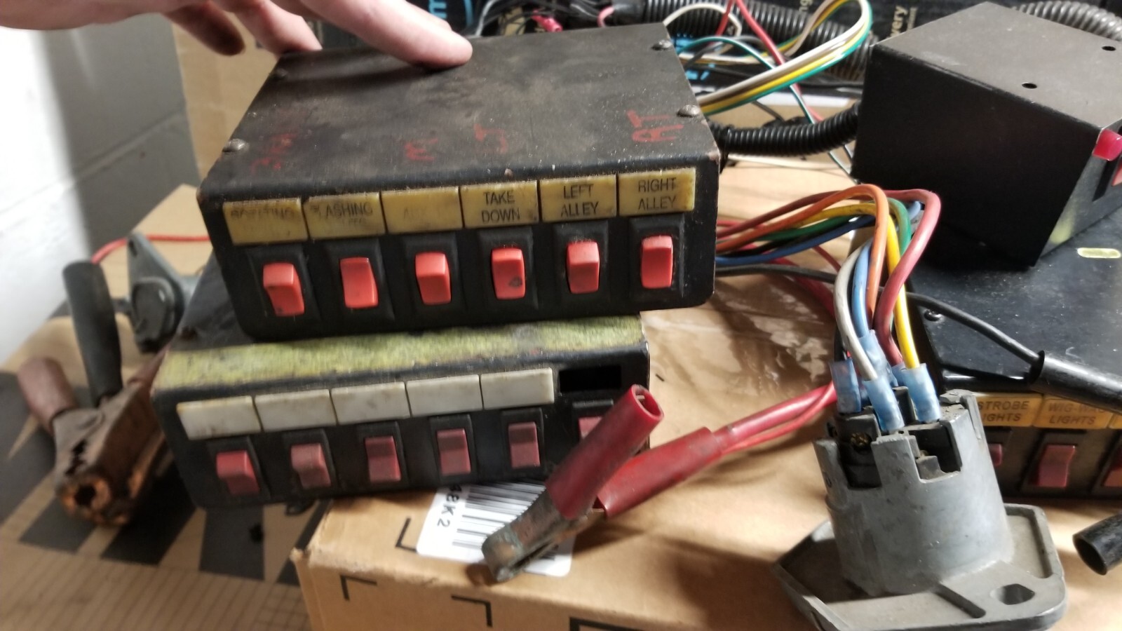 Federal Signal SW300012, Series D, 6 Switches Two Are Test Units 3