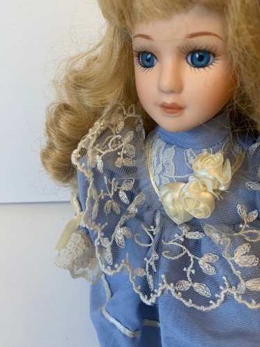 Soft Expressions Porcelain Animated Musical Doll 9" Blond  Hair Blue Eyes - Picture 5 of 5