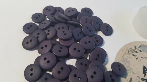 Vintage/retro 2 hole button new 15pcs, 11.1 mm dia., colour: deep purple - Picture 3 of 9