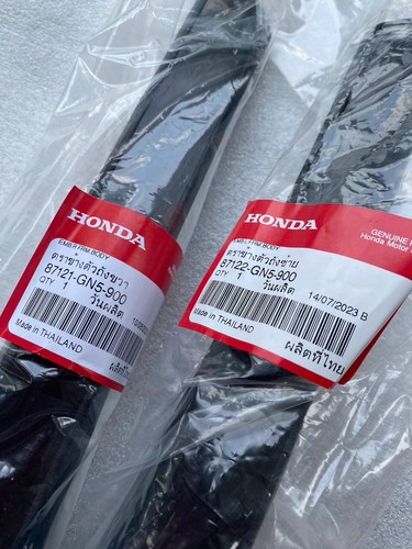 Honda Astrea Ex5 Dream C100 Frame Body Emblem Set L/R Genuine. - Picture 5 of 6