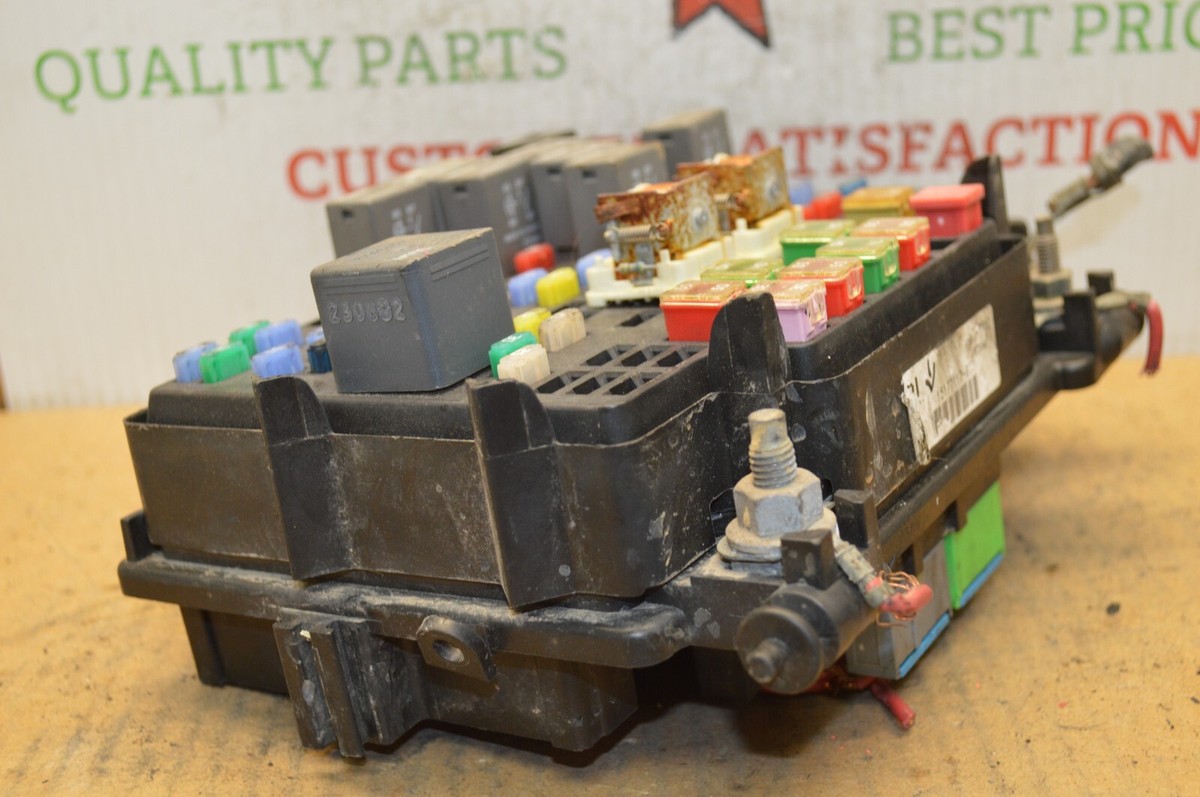 2003-2005 Chevrolet Silverado Sierra Fuse Box Junction