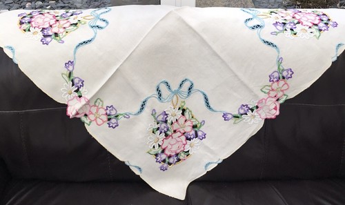 Beautiful Vintage Beige Linen Floral Embroidered Tablecloth With Ribbon Design - Picture 4 of 9