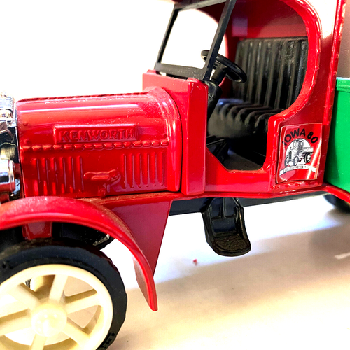 Ertl Kenworth Iowa 80 Group Diecast Metal Truck Bank Motor #956 Red Green w/key - Picture 2 of 11
