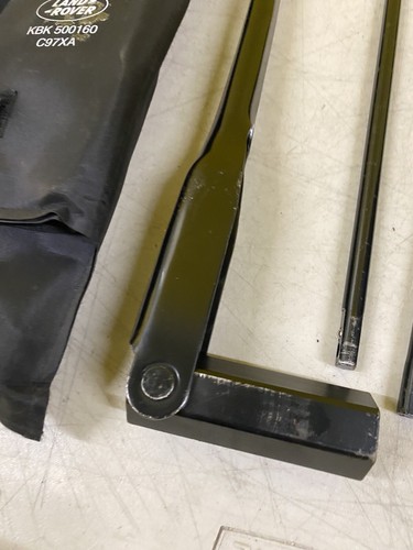 KIT DE HERRAMIENTAS LAND ROVER DISCOVERY 3 2005-2009 RUEDA DE REPUESTO KBK500160C97XA - Imagen 17 de 24