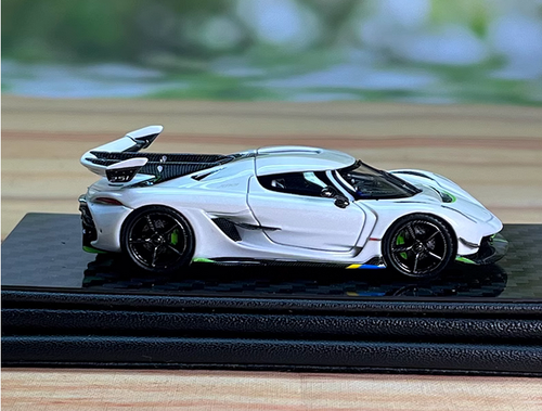 1/64 Koenigsegg Jesko Pearl White supercar limited edition resin car model - Picture 6 of 10