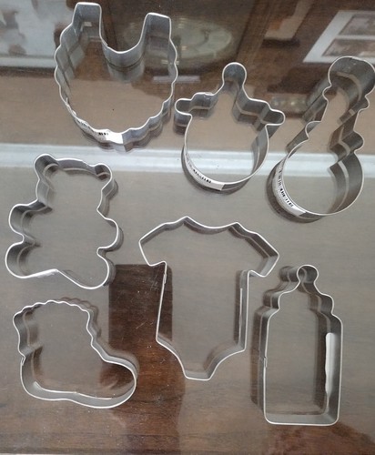 New Huge Selection Metal Cookie Cutters-Fall Sports Baby Nature Beach Love - Picture 74 of 90