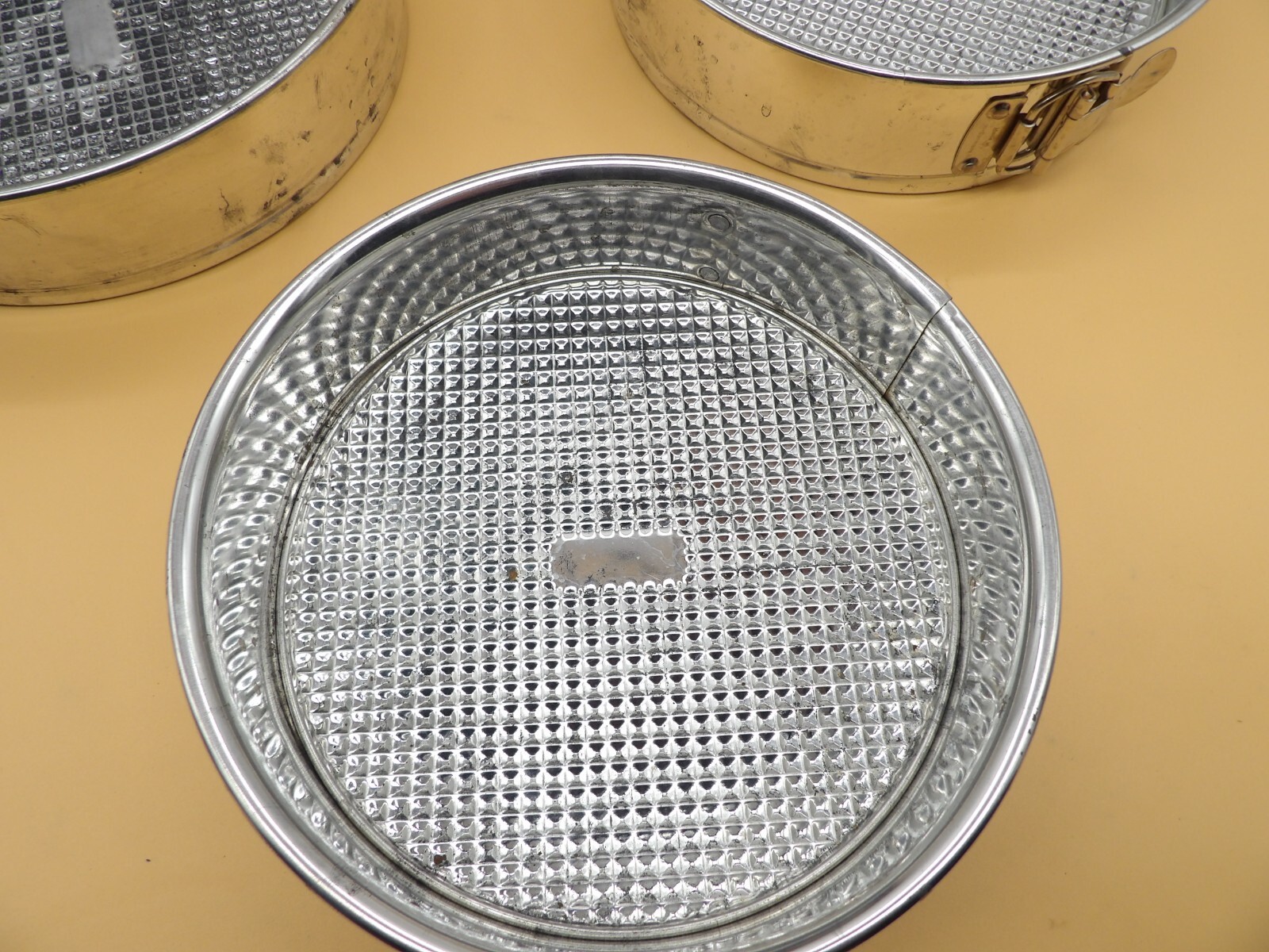 Fox Run Round Springform Pans Set of 3pcs- 8 1/2/9 1/2 in/10 1/2 in-READ!