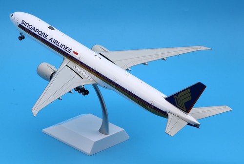 Modelo de avión fundido a presión JC Wings 1:200 Singapore Airlines Boeing B777-300 9V-SWZ - Imagen 3 de 14