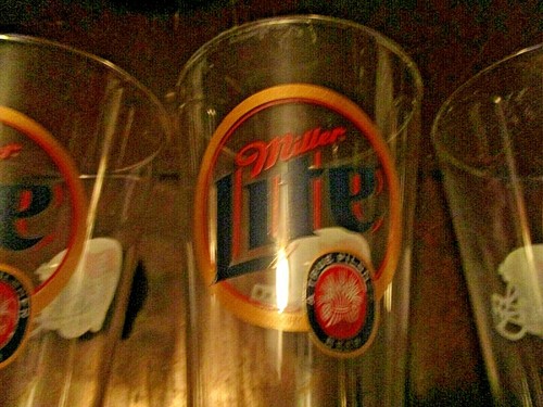 4-TAMPA BAY BUCCANEERS 8-1/2'' PILSNER GLASSES MILLER/LITE & HELMET LOGOS 16oz. - Picture 7 of 10