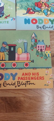 Vintage Noddy's Toy Station Of Books - Enid Blyton Childs Collectable Books 1956 - Picture 7 of 14