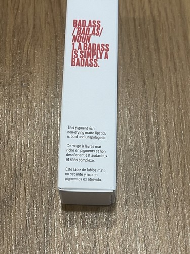 Uoma Beauty Badass Ikone matt Lippenstift in Diana - Bild 6 von 8