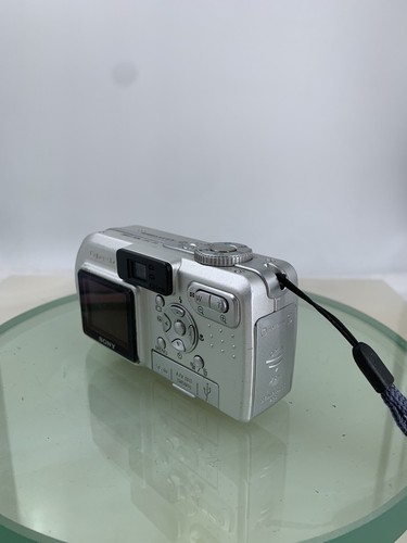 Sony Digital Camera Cybershot DSC-P8 3.2MP SILVER +CHARGER +WIRE TESTED - 684 - Picture 4 of 8