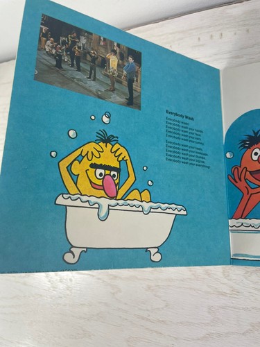 Vintage 1970 Sesame Street Rubber Duckie And Other Fun Songs Book & Record - Picture 3 of 6