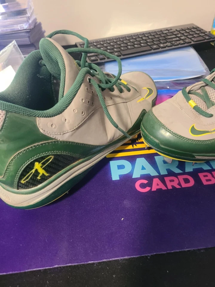 Botines de béisbol Nike Air Swingman Griffey de metal talla 11 Oregon Ducks usados en el juego #9 Foto 2 de 4