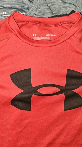 Lote de 4 camisas/tops Under Armour Active wear para niños talla mediana - Imagen 5 de 10