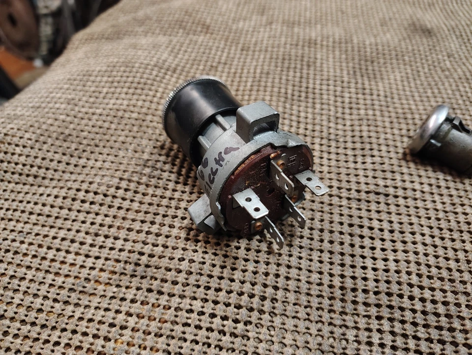 1966 Buick Electra Wildcat LeSabre Ignition Switch & Key & Matching Door Locks - Image 4 of 4