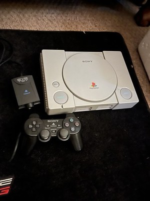 Sony PlayStation LaunchEdition GrayConsole(SCPH-5001)w/ All Cords-PS2 Toys Incl.