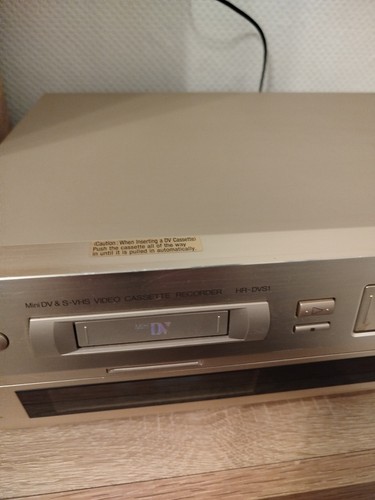 JVC HR-DVS1 miniDV / S-VHS Videorecorder. - Bild 4 von 9