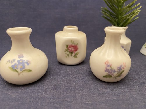 Set 7 Vintage Puppenhaus Porzellan Pflanzen Vasen Keramik Gartendeko Mini Blumen Puppe - Bild 3 von 5