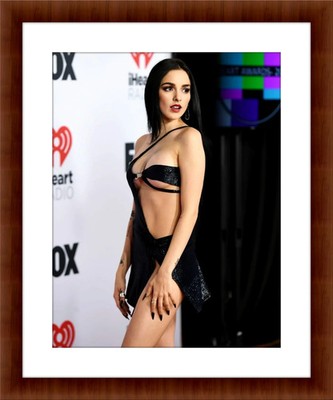 Maggie Lindemann 8.5 x 11 Candid Color Unframed Photograph Collectable Art Print