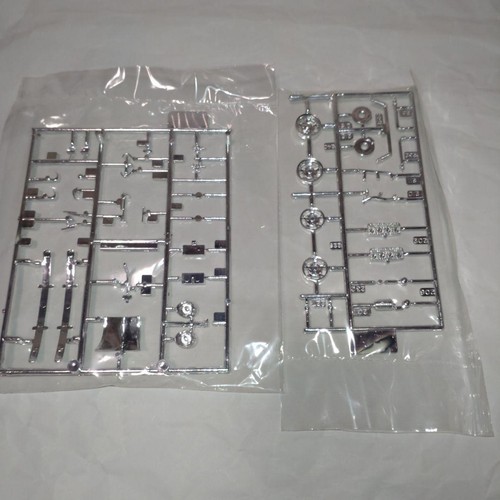 Monogram 1/25 scale 40 Ford Coupe Street Rod Plastic Model Kit Unbuilt - Picture 8 of 8