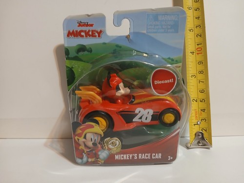 Disney Junior Mickey's Race Car #28 Diecast Nuevo Just Play - Imagen 2 de 9