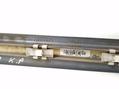 Mercedes ML W164 2010 Links Beplankung Türleiste Zierleiste vorne   A1646905162  - Bild 2 von 4