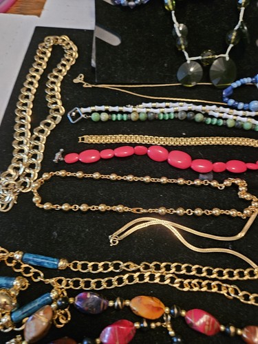Vintage Lot Necklaces Bracelets 80s 90s Gold Tone Chains Mixed Colors Wear - Picture 3 of 17