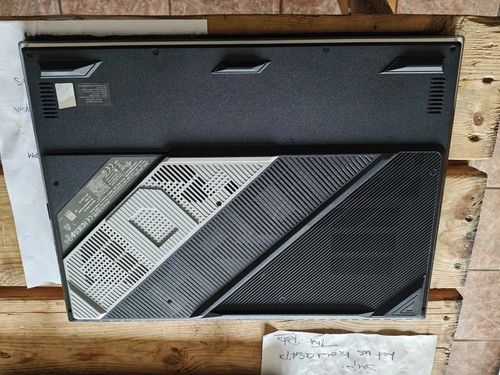 ROG Strix SCAR 18 (2024) Gaming Laptop - Picture 2 of 10