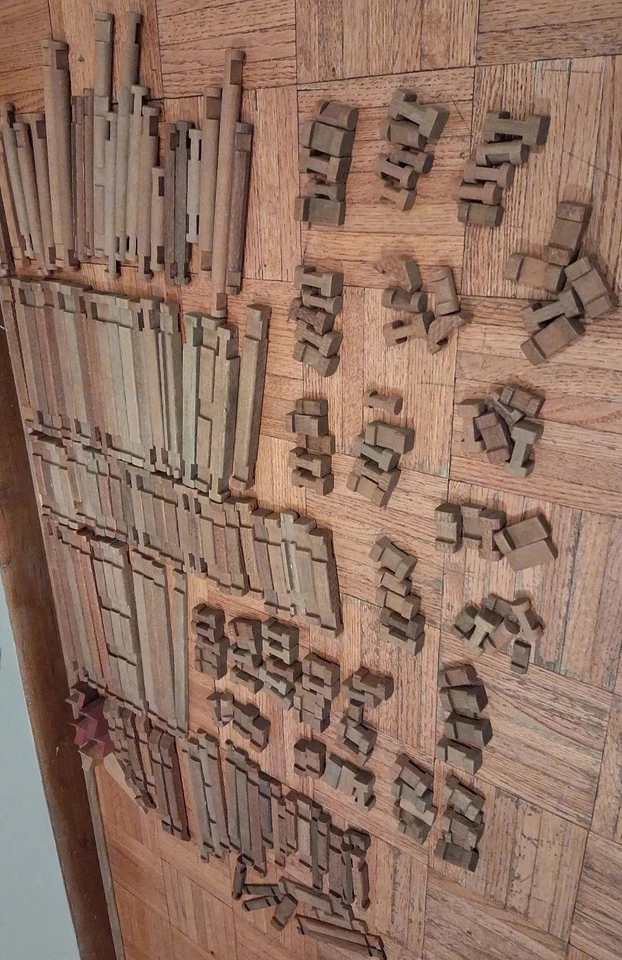 HUGE Rare Lot of 230+ Vintage American Logs HALSAM wood building square blocks - Image 2 of 4