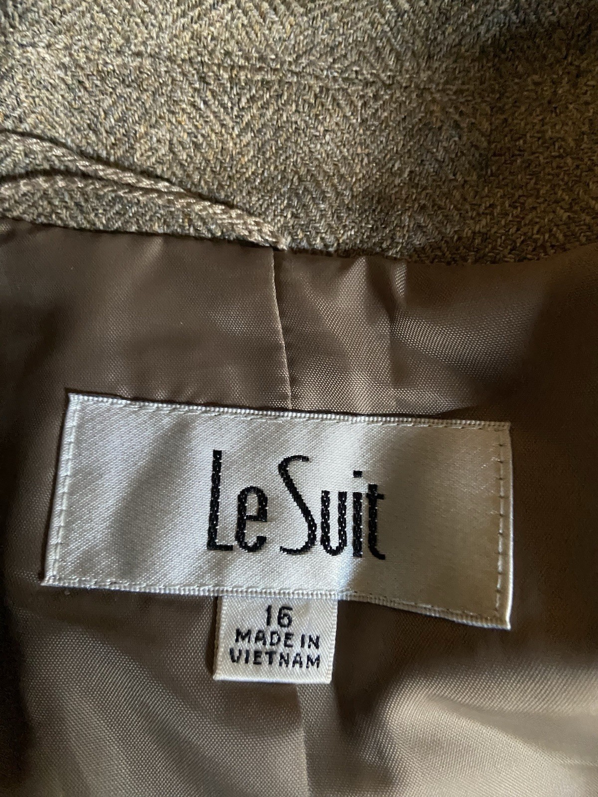 Le Suit Women's 2-Piece Pant Suit lt. Olive Green/Brown tweed, lined Size 16 EUC