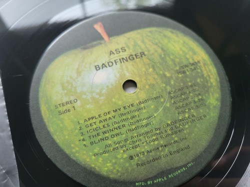 BADFINGER - Ass 1973 POWER POP ROCK Original Inner Sleeve (LP) EX/NM- - Imagen 6 de 7