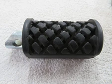 Suzuki NOS TS/TC90/100/125/185/250 TS400 70-77 Left Footrest 43560-25000, 25300