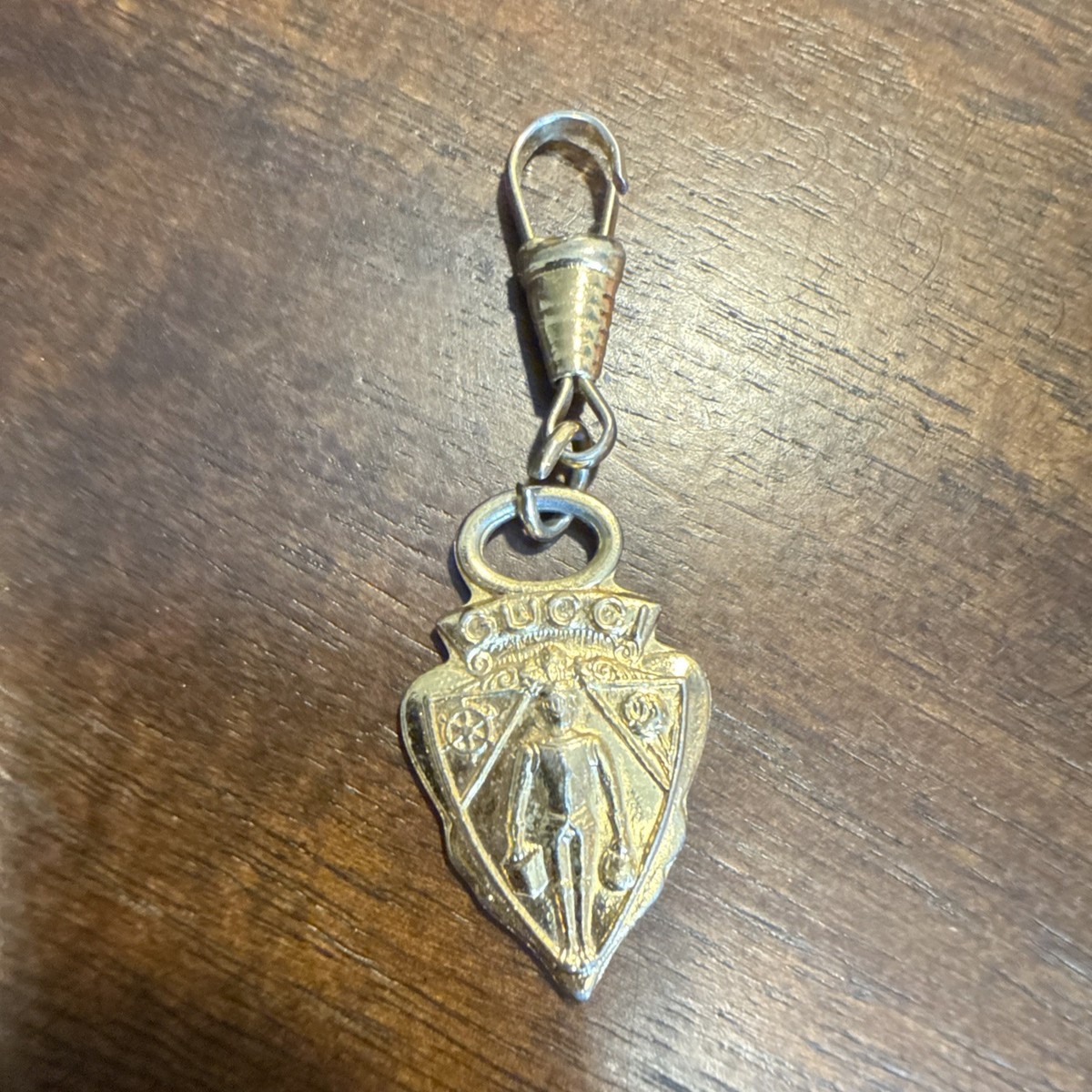 VINTAGE GUCCI KNIGHT CREST GOLD METAL ZIPPER CHARM | eBay