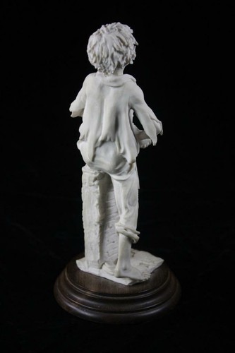 GUISEPPE ARMANI VINTAGE SCULPTURE FIGURINE OF A YOUNG BOY 20.5 cm SIGNED - Foto 3 di 9