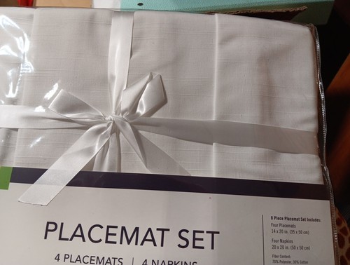 Martex Color Ivory White Placemat Set 8 pieces 4 Placemats 4 Napkins Decorate - Picture 6 of 8