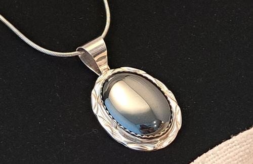 Vintage Herbert Tsosie Navajo Sterling Silver Large Hematite Cabochon Necklace - Picture 5 of 13