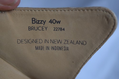 Ziera Bizzy- Brucey sandals ...beige silver metallic leather...size 40W...excell - Picture 15 of 16