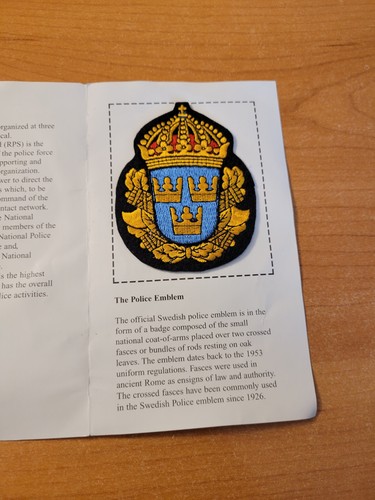 Polis Schwedische Polizei Emblem Patch mit Präsentationskarte - Bild 1 von 2
