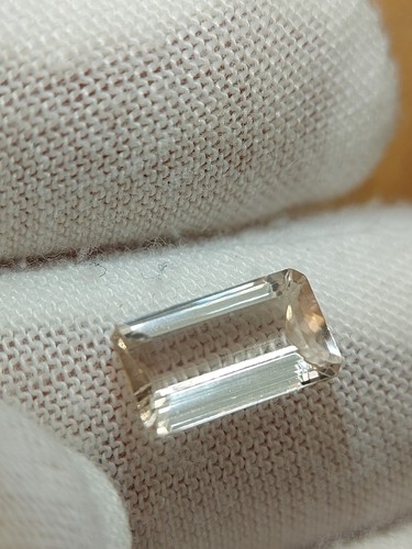 Silver /gold tourmaline gemstone - faceted natural bi color gem 2.25 CTS - Picture 11 of 13