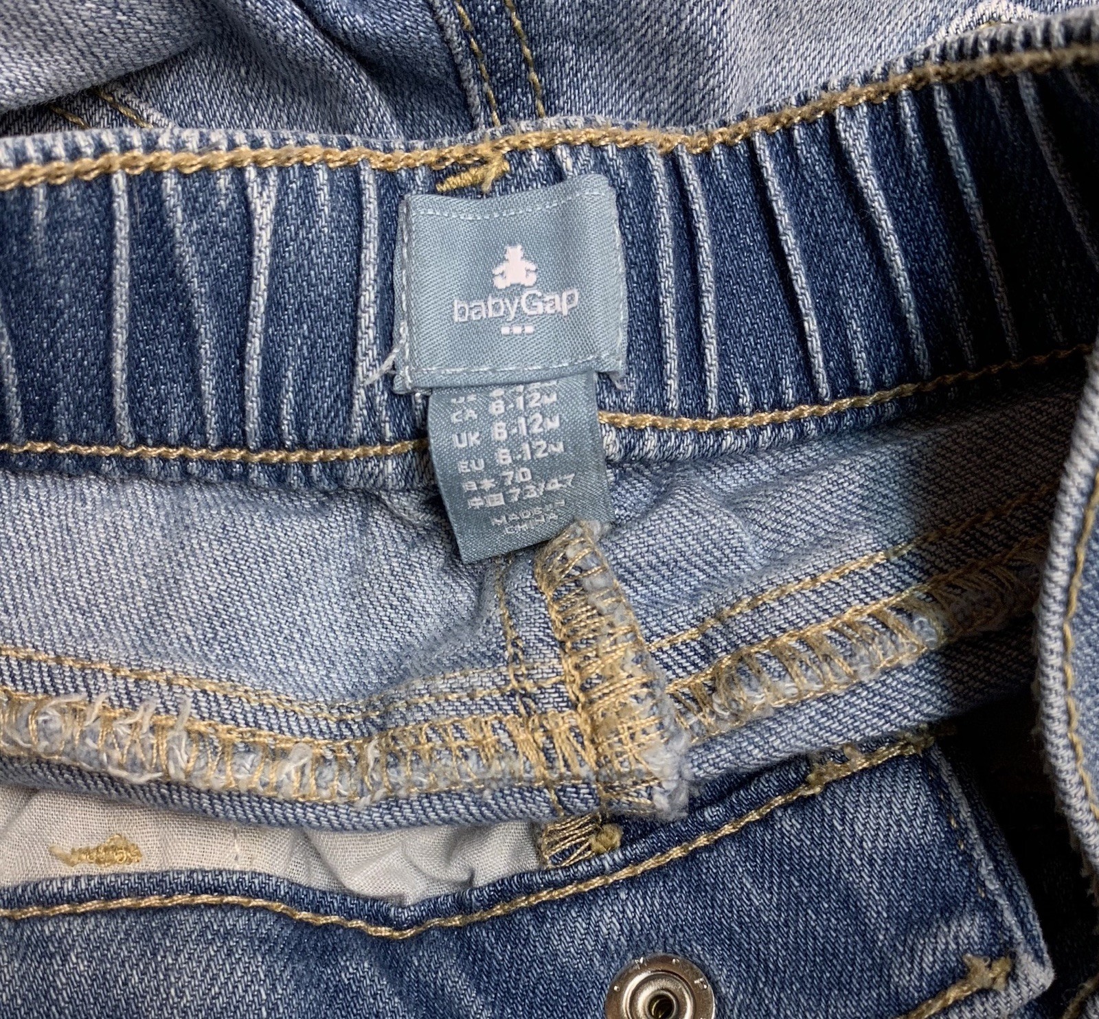 Baby Gap girl soft denim shorts embroidered pockets elastic waistband 3-6 m NWT