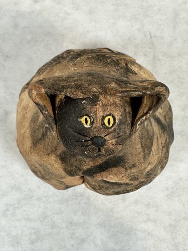 Vintage Kitsch Rustic Primitive Art Pottery Fat Cat Bell Chonk Kitty Amber Eyes - Picture 5 of 6