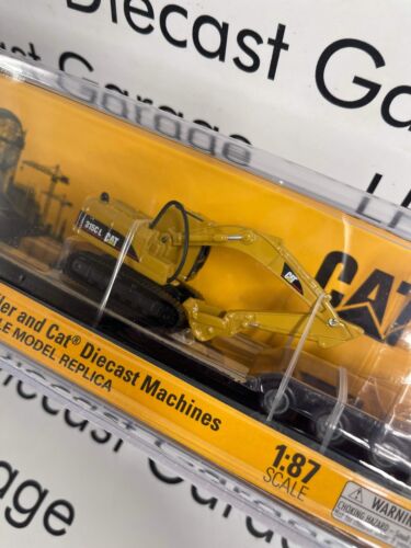 DIECAST MASTERS CAT Semi w/ Trailer & Excavator Blue 1:87 Diecast - Picture 3 of 3