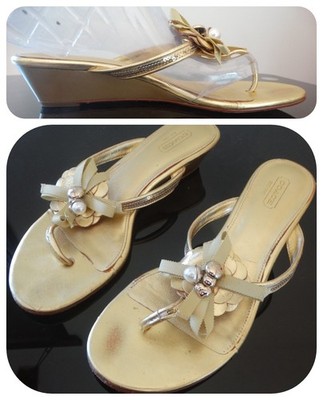 COACH Gold Leather Thong Toe Slide Low Heel Sandals VANA 8B, Logo floral, Sequin