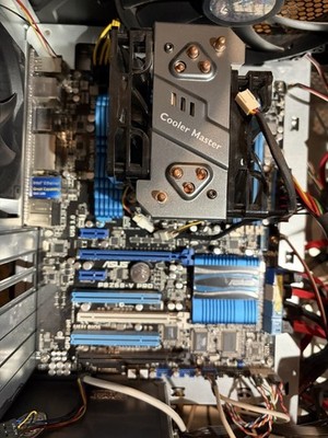 ASUS P8 Z68-V Deluxe ATX Motherboard   Intel Core i7-2600K   CoolerMaster Combo 