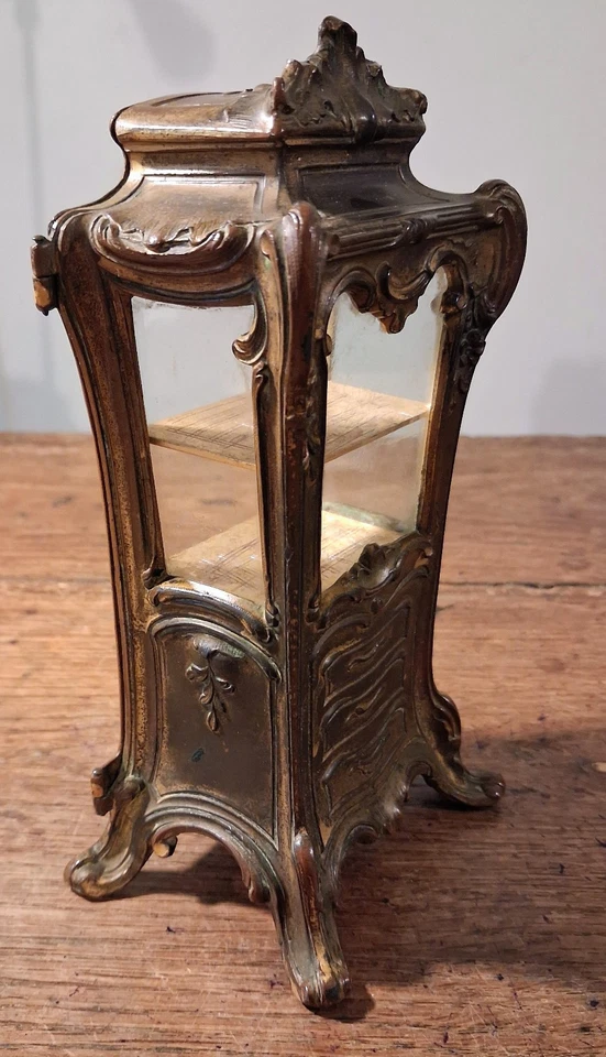 PETITE VITRINE A BIJOUX OU A BAGUES STYLE ROCAILLE EN REGULE ET BRONZE XIXème - Photo 2/4